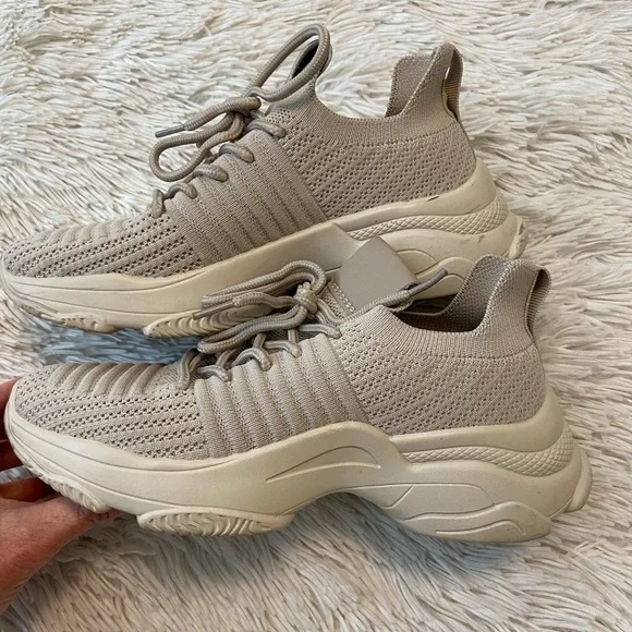 Tan lightweight tennis shoes, size 6.5 - Picture 3 of 8